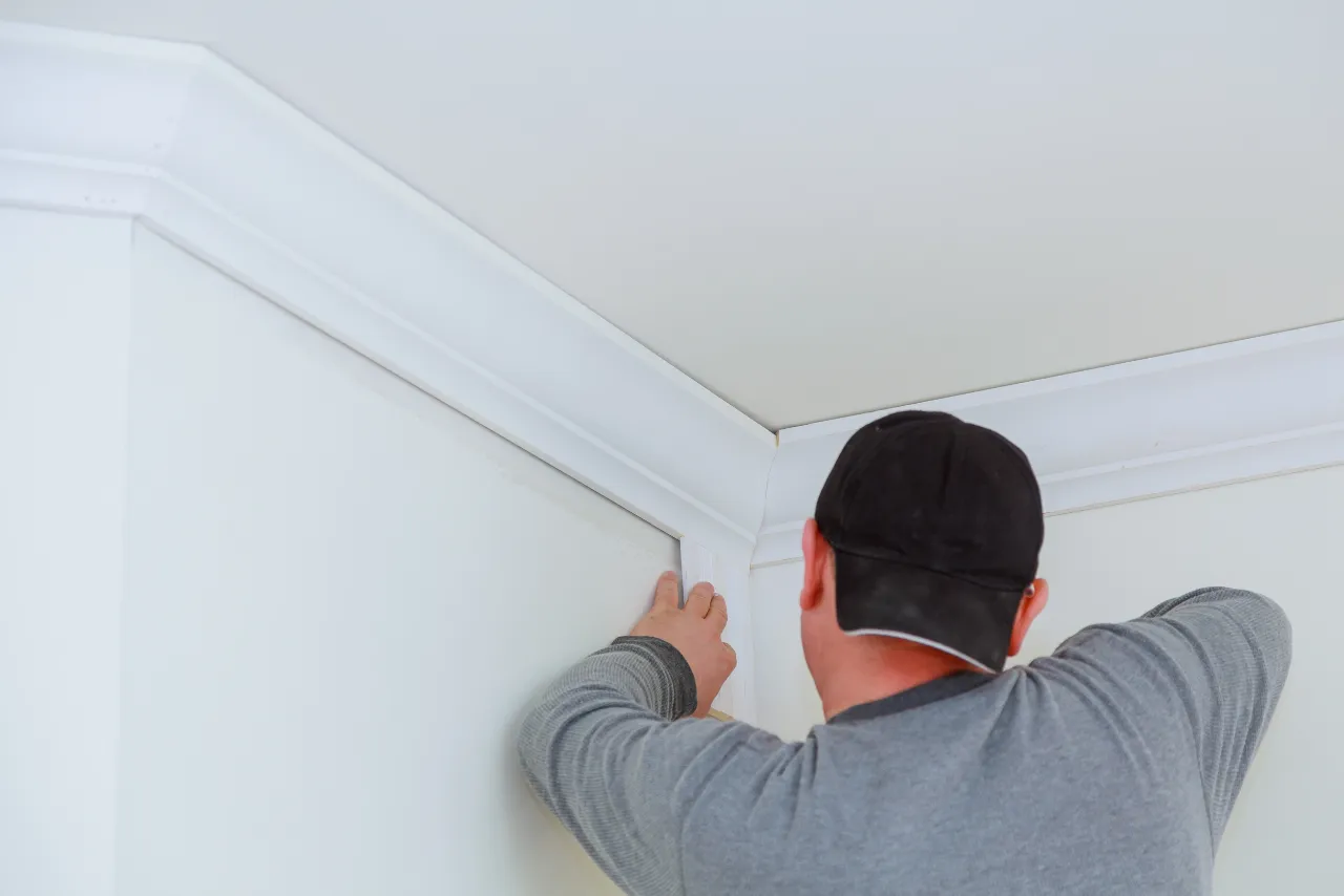 Intricate ceiling crown molding detail in New Jersey